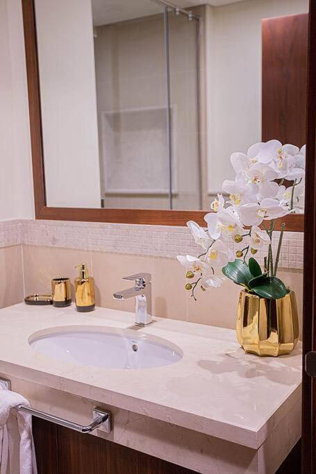 Magnificent 2 Bedroom With Stunning Burj Khalifa View ดูไบ ภายนอก รูปภาพ